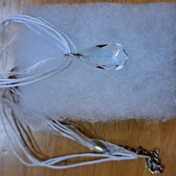 Shooting Star Crystal Marquise Necklace - Picture 5 of 6